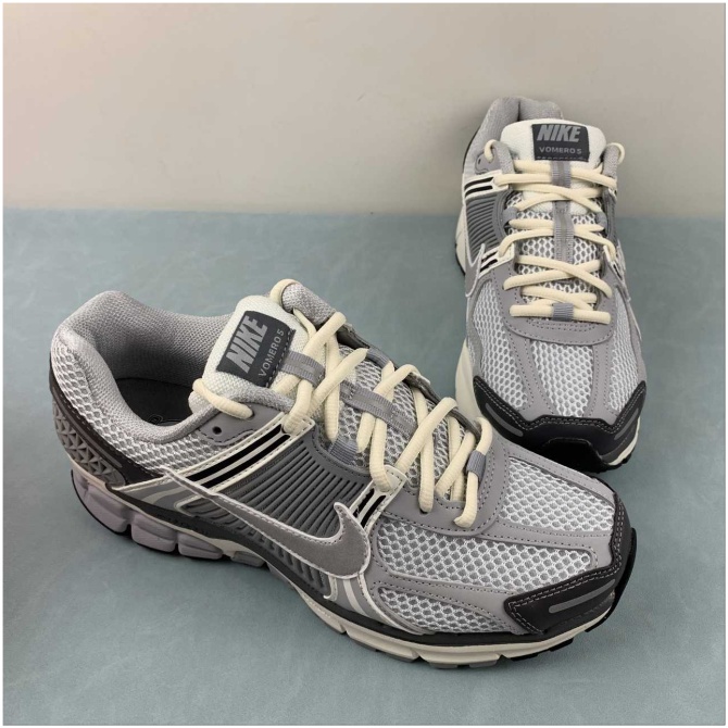 Nike Air Zoom Vomero Grey