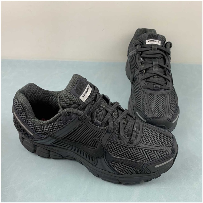 Nike Air Zoom Vomero Black